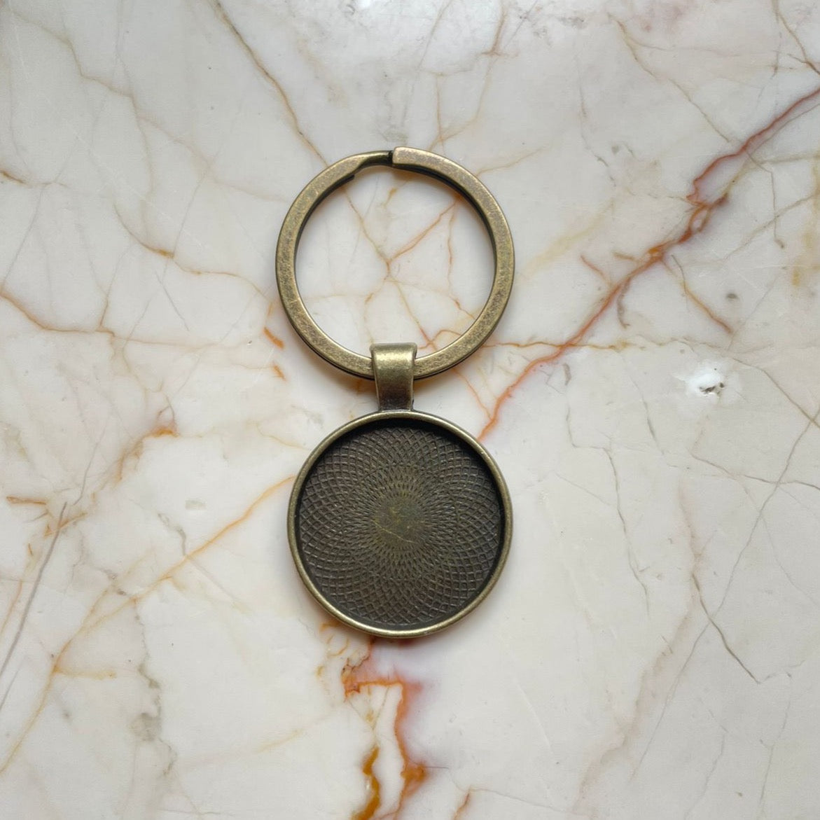 Keychain Vintage Bezel