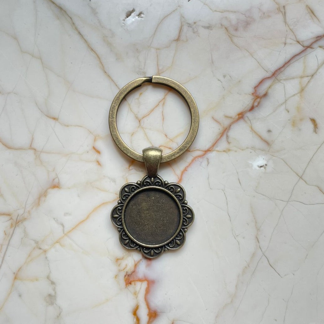 Keychain Vintage Bezel