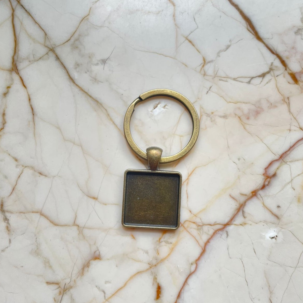 Keychain Vintage Bezel