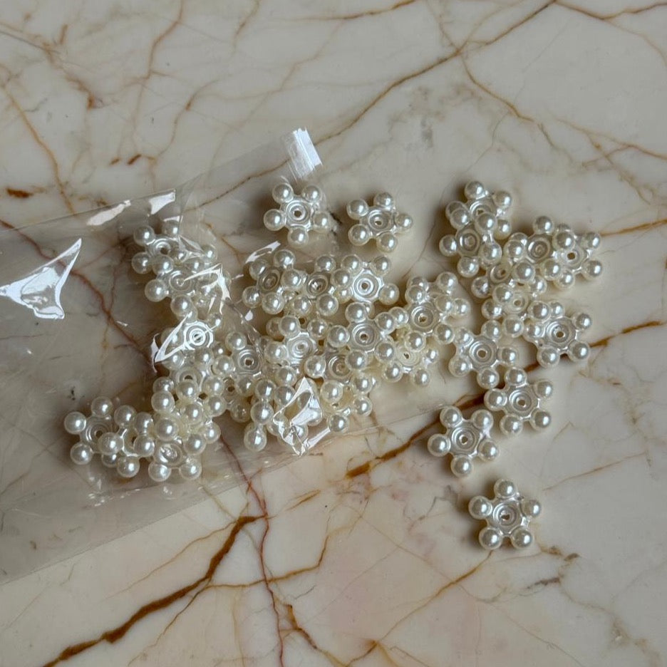 5 Pearl Flower Beads