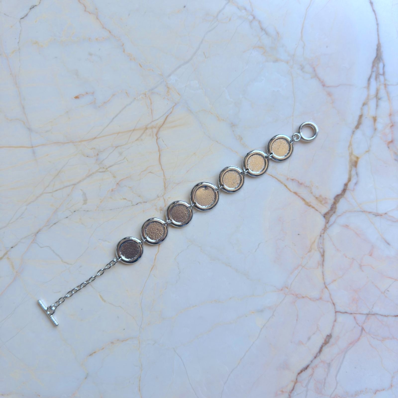 Metal Bracelet with 7 Cavity